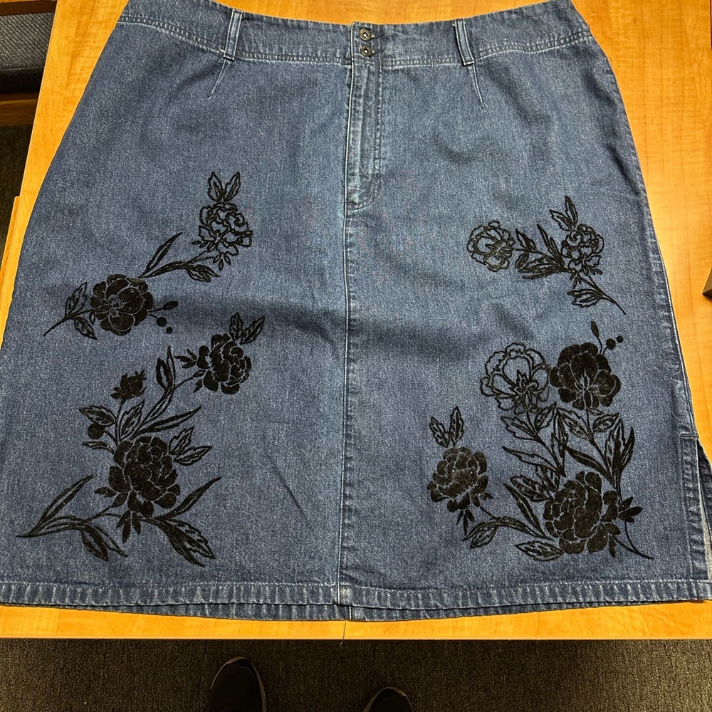 Liz Claiborne Blue Denim Skirt with Black Floral Design
